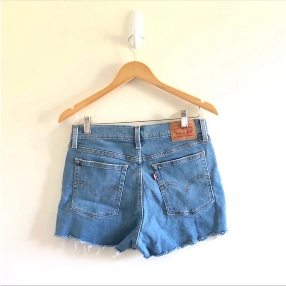 New Levi’s Distressed High Rise Denim Shorts 30 - Picture 4 of 10